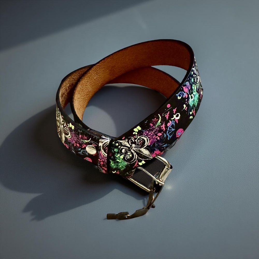 Black Leather Fleur-de-Lis Floral Embossed Belt Size 34-38 NWT Streetwear